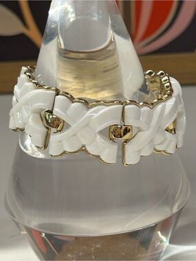 1960’s BSK gold plated lucite bracelet
